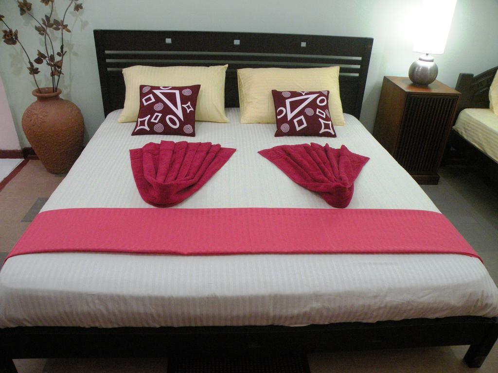 Henderson Airport Residence Негомбо Номер фото