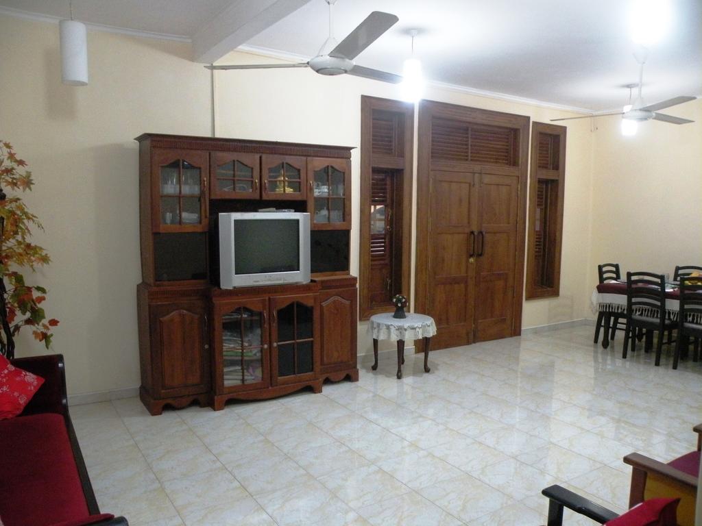 Henderson Airport Residence Негомбо Экстерьер фото