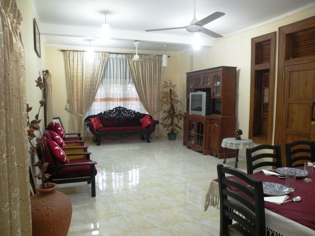 Henderson Airport Residence Негомбо Экстерьер фото