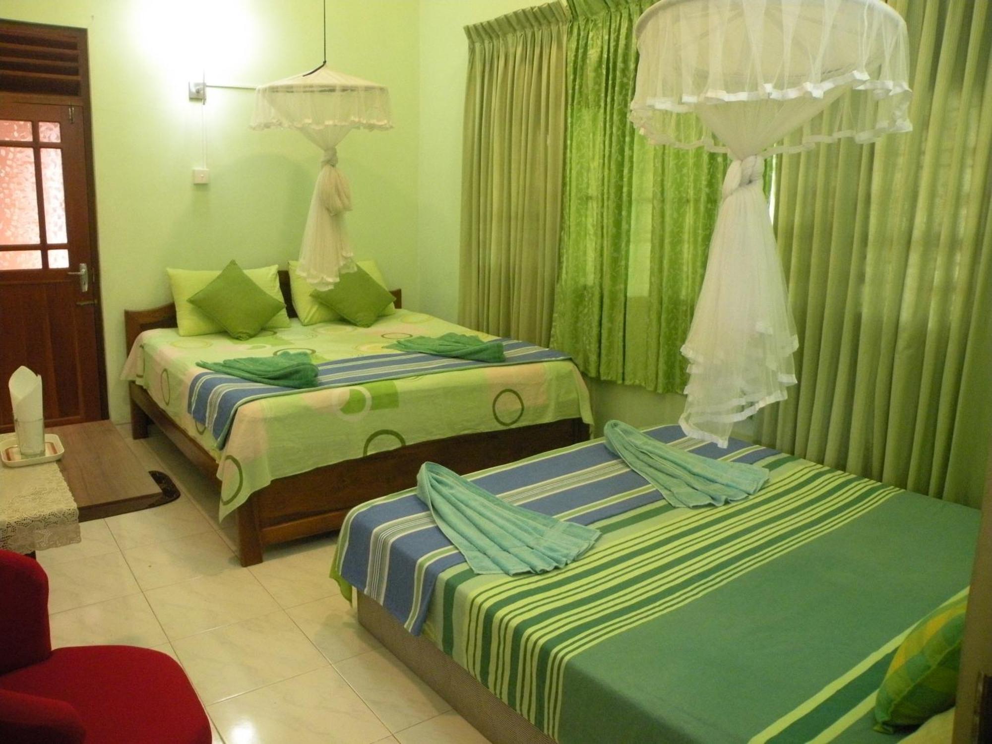 Henderson Airport Residence Негомбо Экстерьер фото