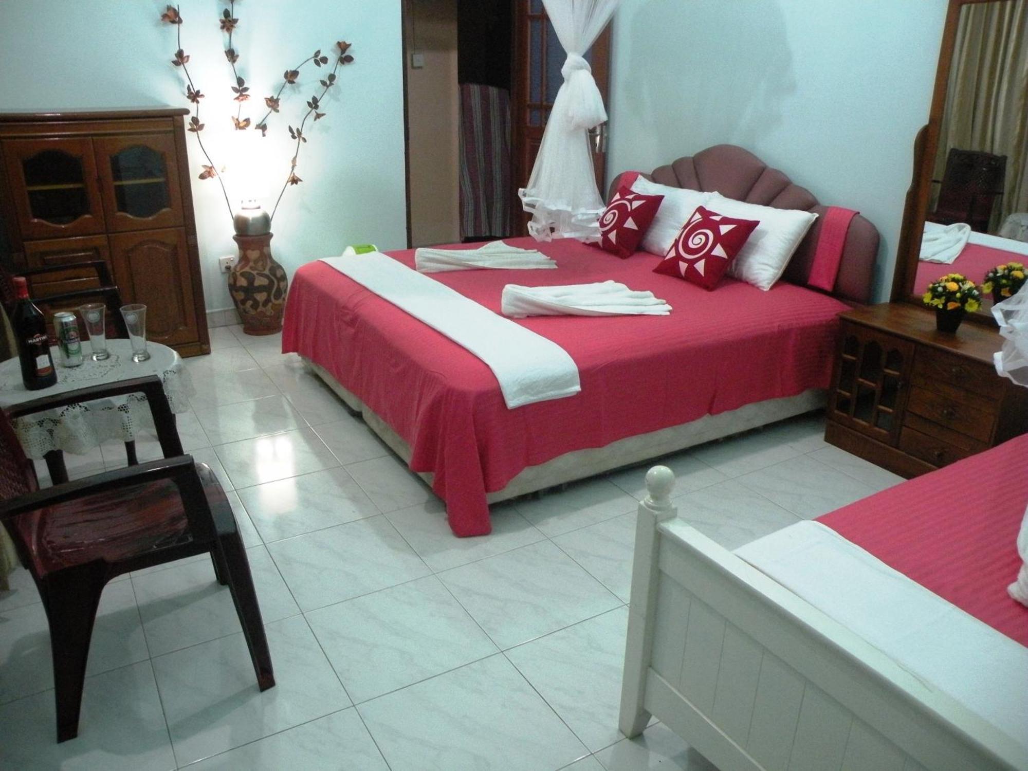 Henderson Airport Residence Негомбо Номер фото