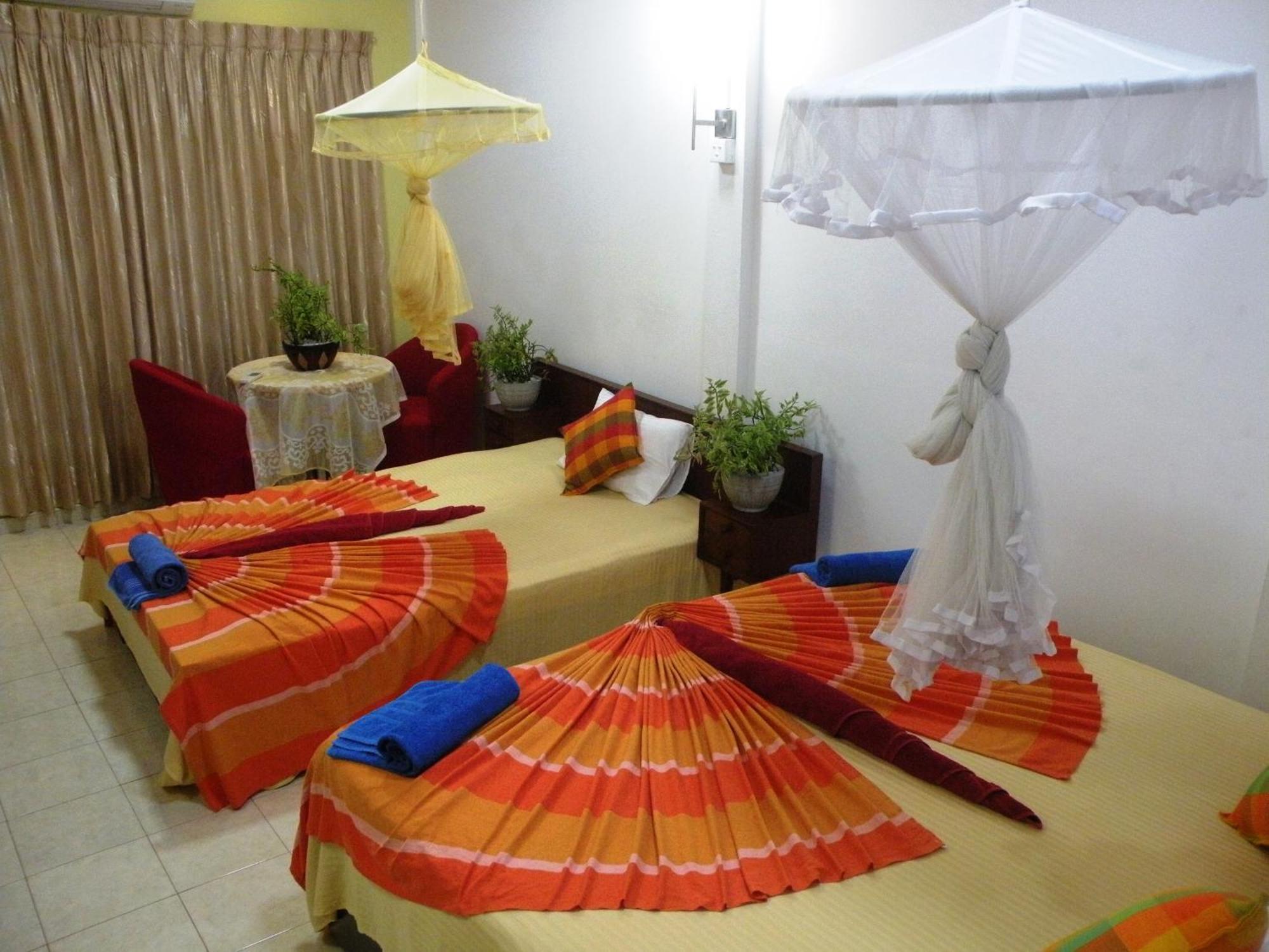 Henderson Airport Residence Негомбо Номер фото