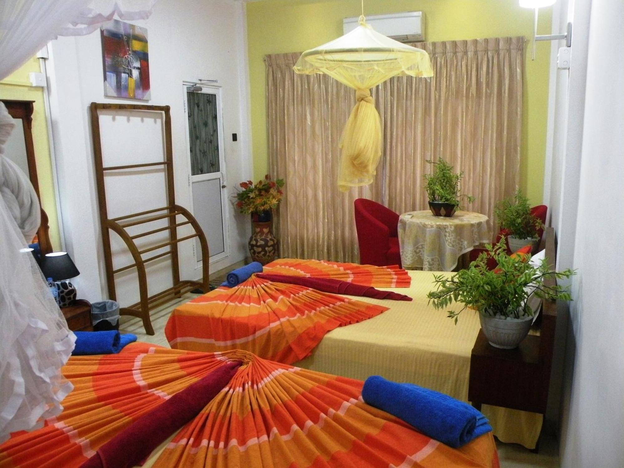 Henderson Airport Residence Негомбо Номер фото