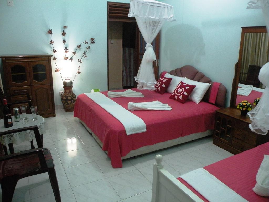 Henderson Airport Residence Негомбо Номер фото